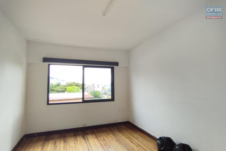Villa F5 à étage à 10 min du centre ville sise à Tsiadana-Antananarivo