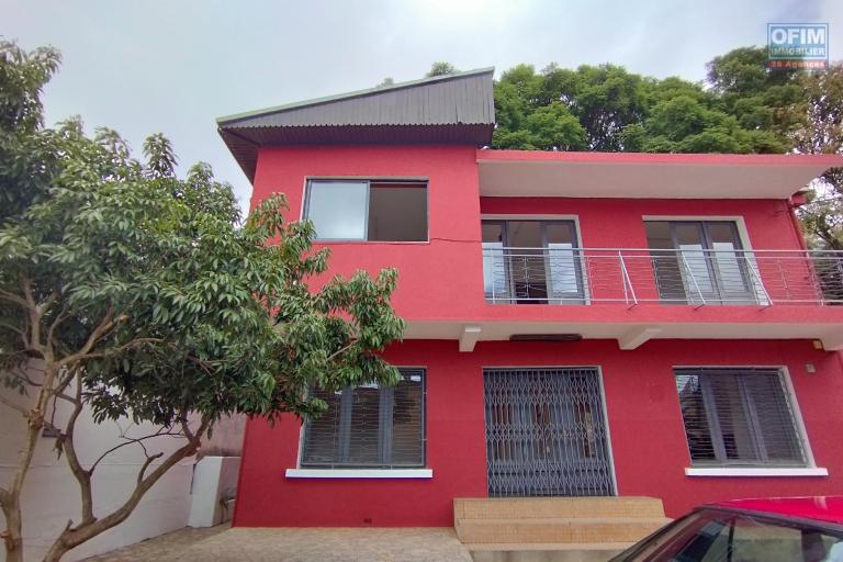 Villa F5 à étage à 10 min du centre ville sise à Tsiadana-Antananarivo