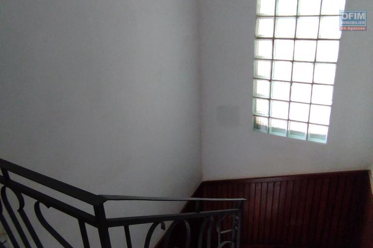 Villa F5 à étage à 10 min du centre ville sise à Tsiadana-Antananarivo