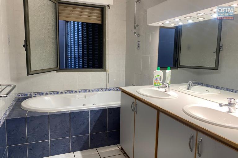 Un appartement T3 avec vue sur lac Anosy à Ambatonakanga ( CONTACT LALAINA 0340858376 )