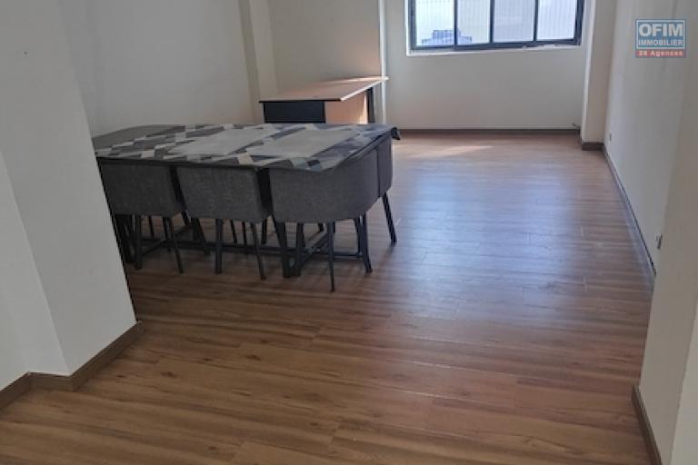 A loué appart T3 de 140M2 à talatamaty à usage mixte( NON DISPONIBLE)