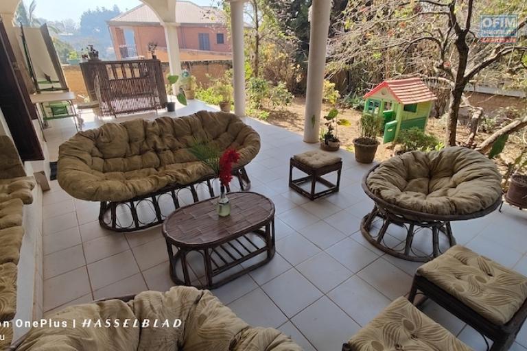 A louer Appartement T2 meublé à Ambodisahy, Ambohidratrimo avec piscine. Contact