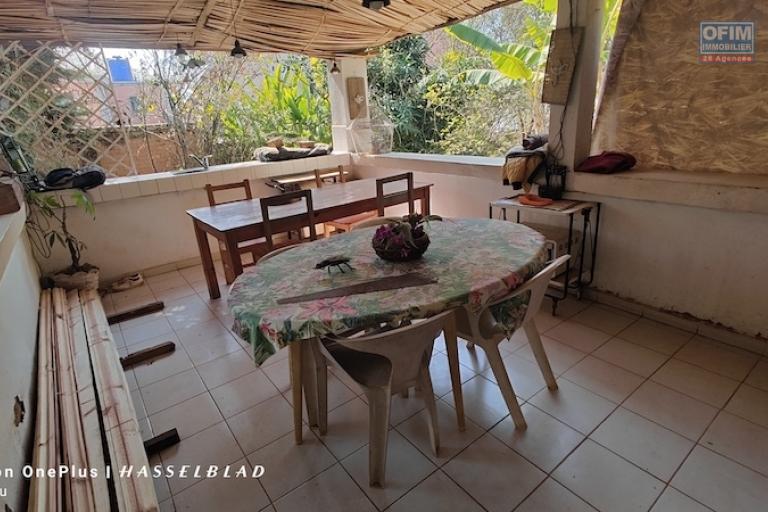 A louer Appartement T2 meublé à Ambodisahy, Ambohidratrimo avec piscine. Contact