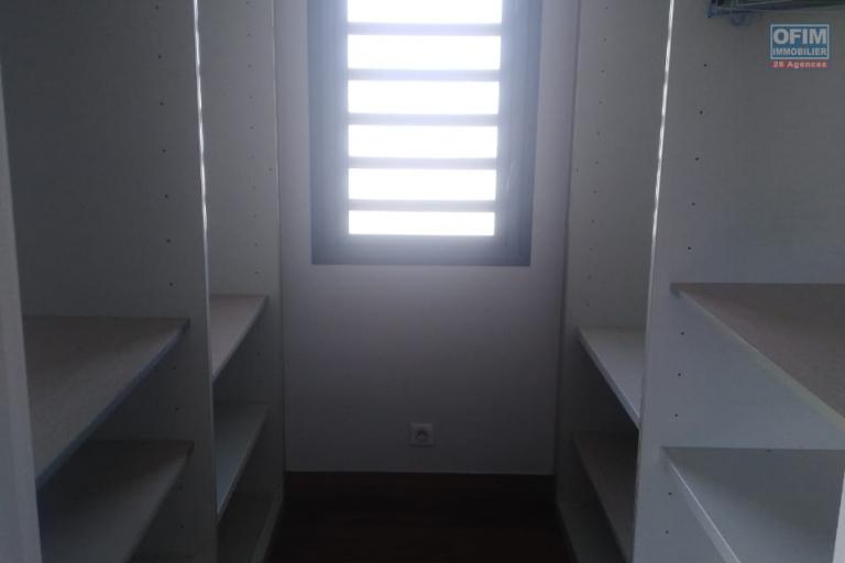 Un appartement T4 meublé dans une résidence sécurisée à Alarobia