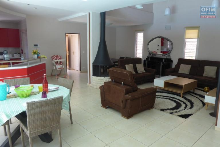 Une villa F6 avec piscine chauffée à Betongolo