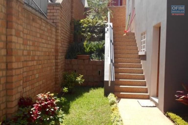 Une villa F6 avec piscine chauffée à Betongolo