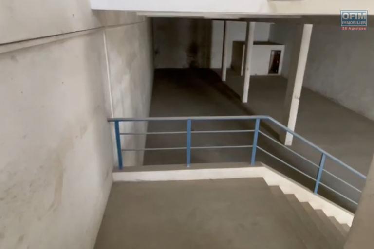 A louer, Un entrep&ocirc;t de 650 m2 &agrave; Tanjombato- Antananarivo