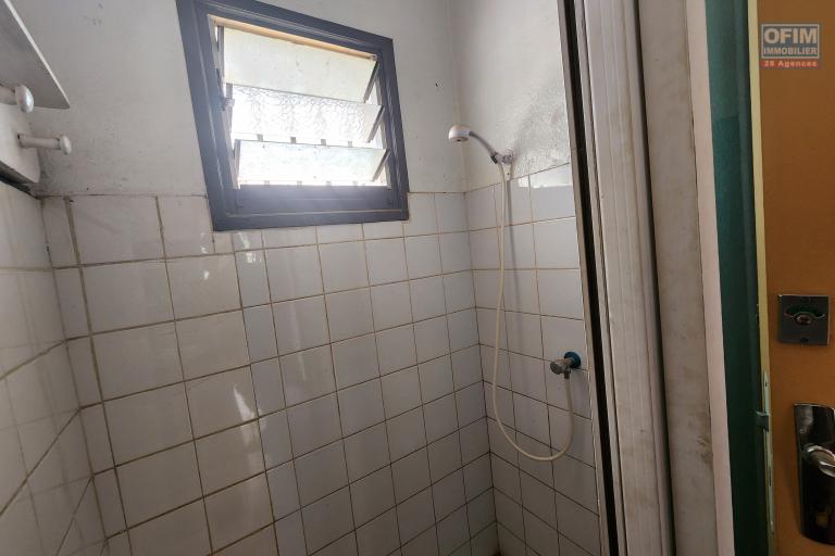 À louer une maison basse de type F3 dans une résidence sécurisée proche de toutes les commodités, facile d'accès via by pass et RN7 sise à Mandrimena Andoharanofotsy Iavoloha (NON DISPONIBLE)