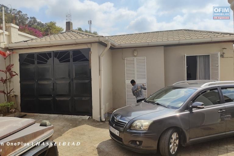  Location  Villa F6 meubl&eacute;e &agrave; Ambohidratrimo avec vue sur le lac. Contact Mr Jacky 0340244304