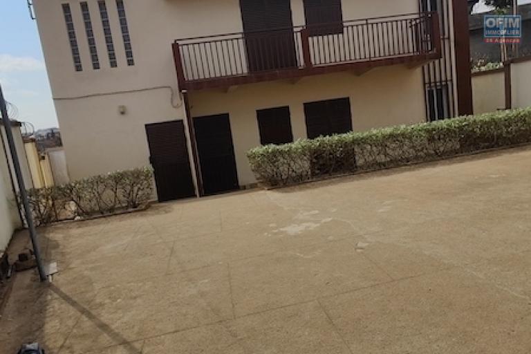 Appartement T3 et T4 &agrave; louer  &agrave; Ambohidratrimo. Contact Mr Jacky