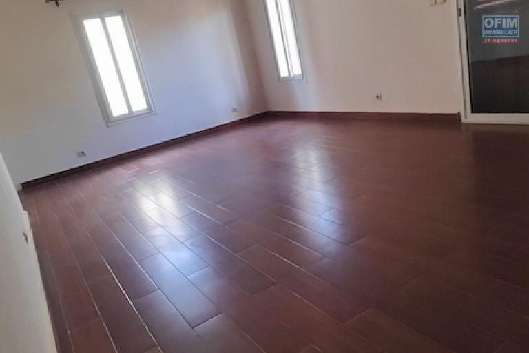 Appartement T3 et T4 &agrave; louer  &agrave; Ambohidratrimo. Contact Mr Jacky