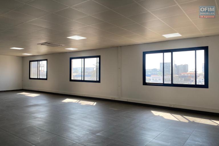 Un local professionnel de 352m2 à Andraharo