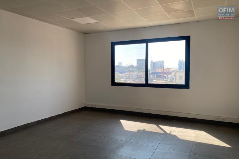 Un local professionnel de 352m2 à Andraharo