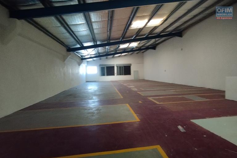 A louer, Un entrep&ocirc;t de 650 m2 &agrave; Tanjombato- Antananarivo