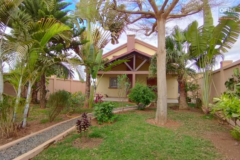 PRIX EN BAISSE!!!A vendre, une villa basse F4 sur 520 m2 de terrain à Alasora- Antananarivo