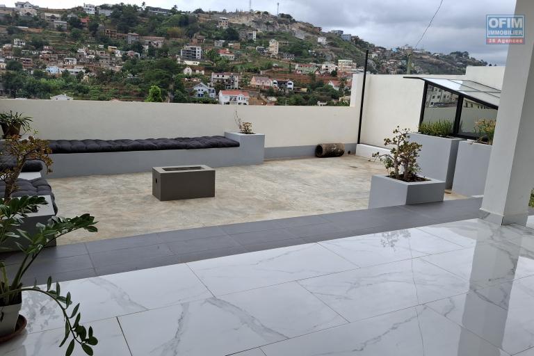 OFIM Immobilier loue une villa neuve F4 semi meublée sur Ankatso.NON DISPONIBLE