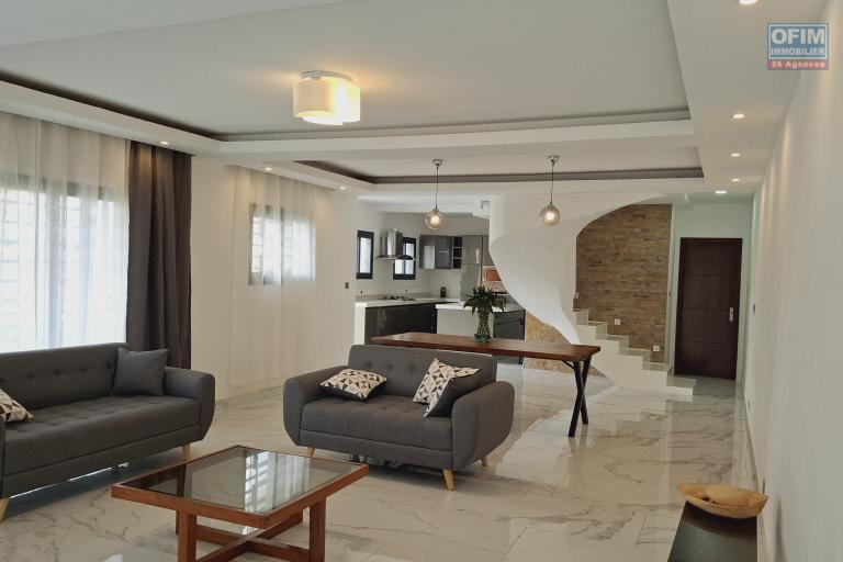 OFIM Immobilier loue une villa neuve F4 semi meublée sur Ankatso.NON DISPONIBLE