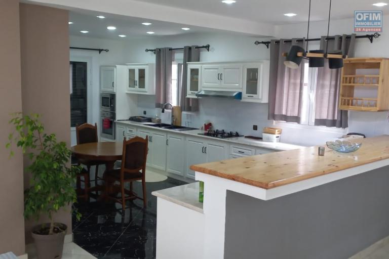 Une grande villa F7 &agrave; &eacute;tage &agrave; By pass Alasora (CONTACT LALAINA)