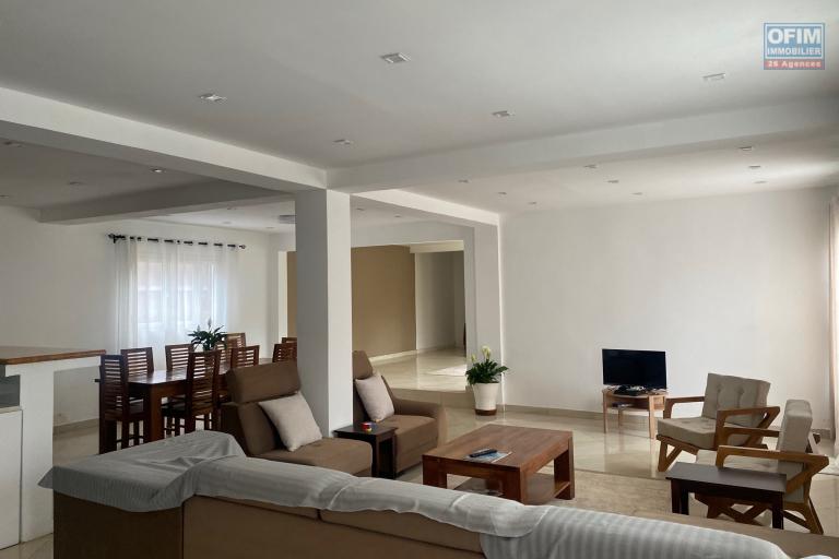 Une grande villa F7 &agrave; &eacute;tage &agrave; By pass Alasora (CONTACT LALAINA)