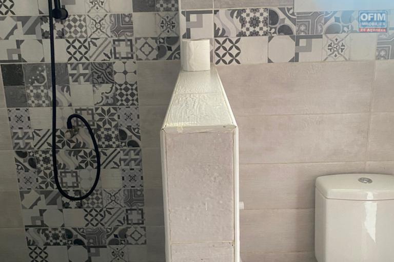 Une grande villa F7 &agrave; &eacute;tage &agrave; By pass Alasora (CONTACT LALAINA)