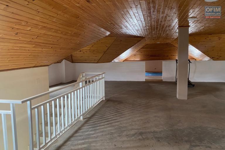 Une grande villa F7 &agrave; &eacute;tage &agrave; By pass Alasora (CONTACT LALAINA)