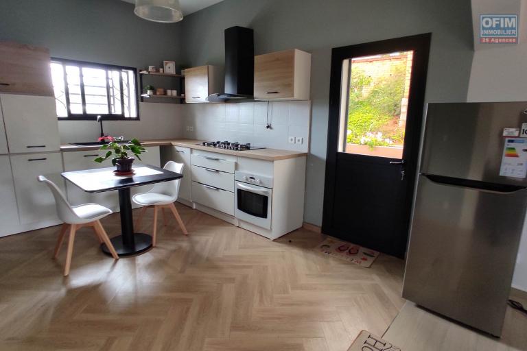 location d'une charmante villa F3 neuve meublée et équipée à Ilafy contact Francia 034 02 218 69