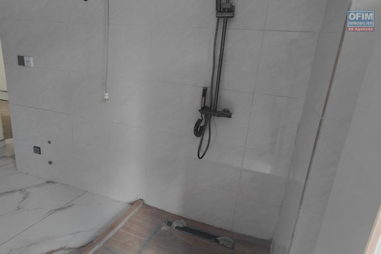 En exclusivité à vendre appartement T4 neuf à Talatamaty à 30 mètres de la route principale