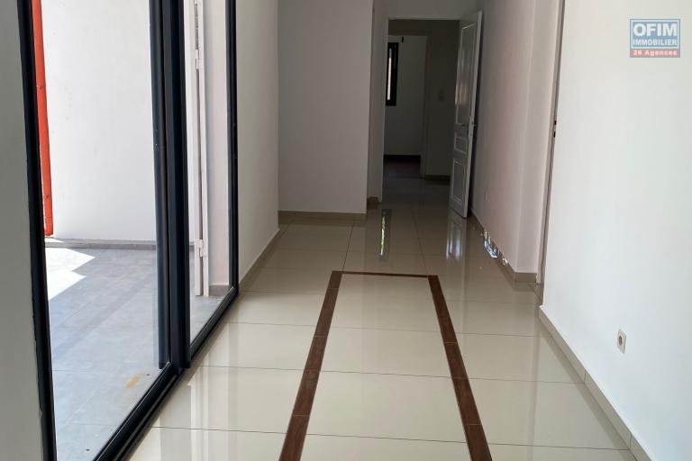 Une villa neuve F5 de plain pied dans une r&eacute;sidence &agrave; Ambohitrarahaba ( CONTACT LALAINA )
