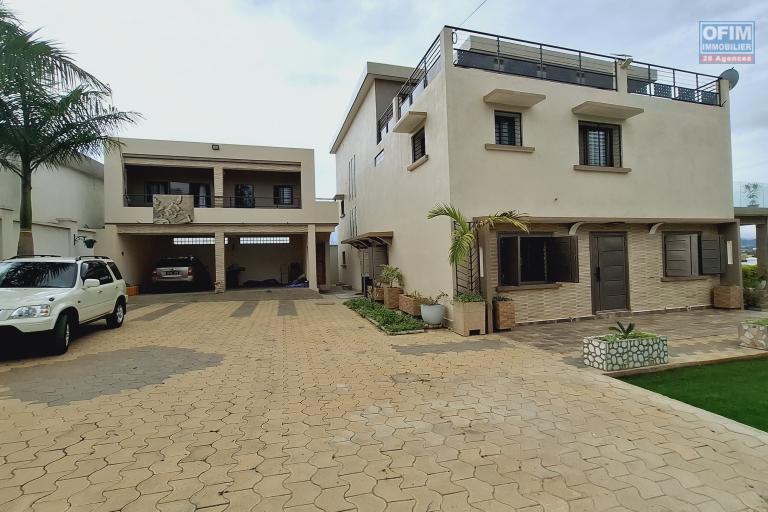 OFIM immobilier loue une villa F6 meublée équipée sur Ambohijanahary Ivato dans un quartier calme et résidentiel. NON DISPONIBLE