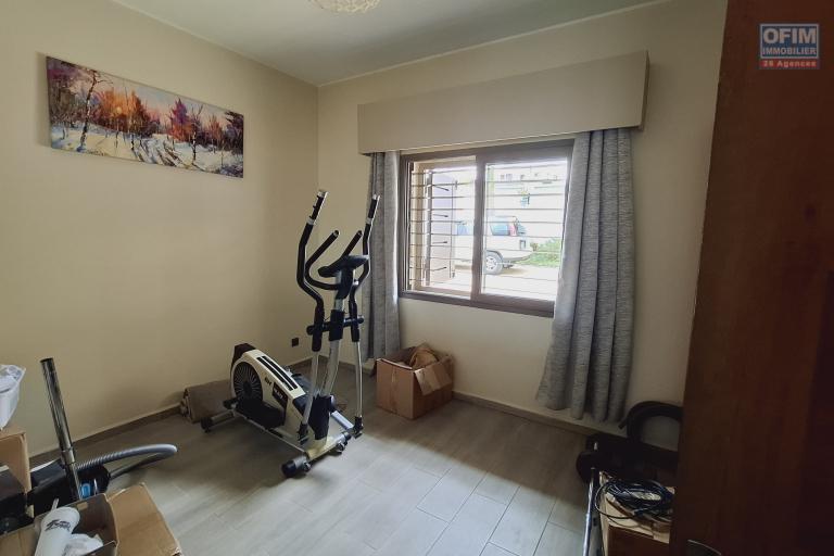 OFIM immobilier loue une villa F6 meublée équipée sur Ambohijanahary Ivato dans un quartier calme et résidentiel. NON DISPONIBLE