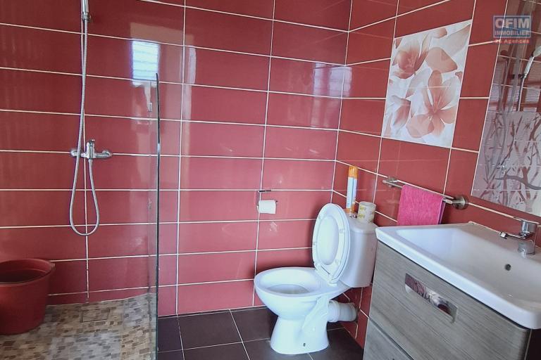 OFIM immobilier loue une villa F6 meublée équipée sur Ambohijanahary Ivato dans un quartier calme et résidentiel. NON DISPONIBLE