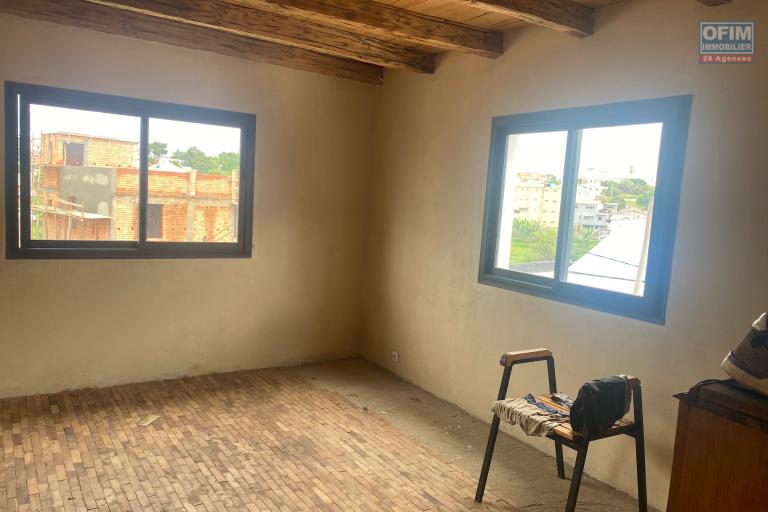 Vente d'un local commercial et maison à Andoharanofotsy