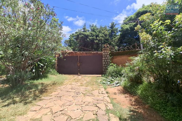 OFIM Immobilier loue une Villa F7 sur Ambohitrarahaba pour usage habitation ou bureau. NON DISPONIBLE