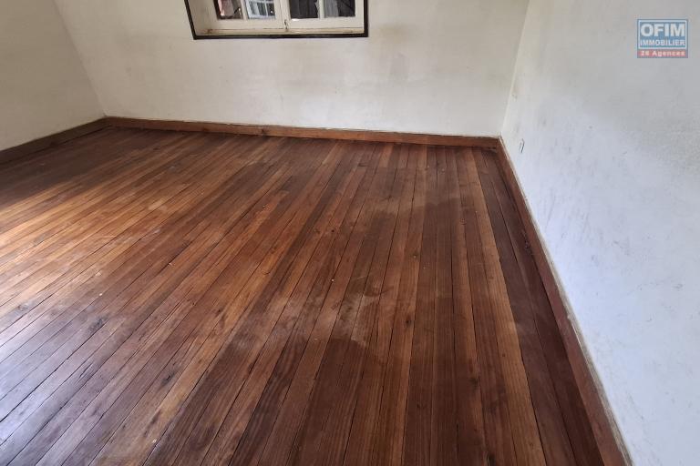 OFIM Immobilier loue une Villa F7 sur Ambohitrarahaba pour usage habitation ou bureau. NON DISPONIBLE