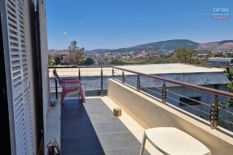 Un appartement T4 meublé dans une résidence sécurisée sur By pass ( CONTACT LALAINA 0340858376 )