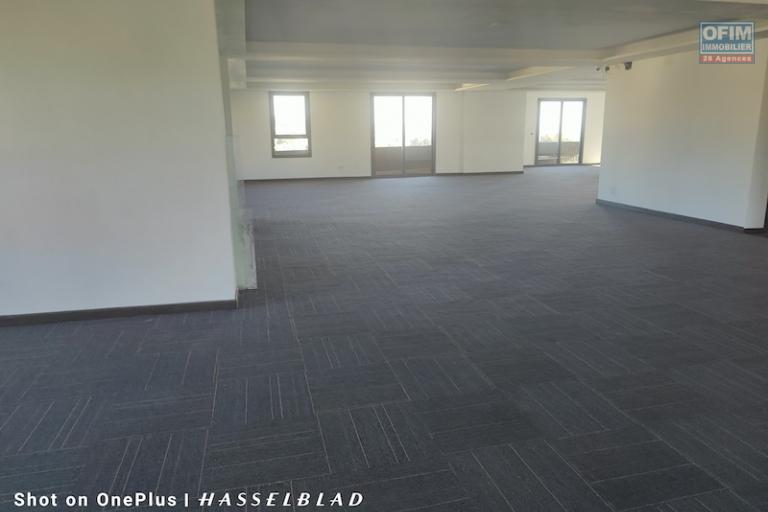 Local professionnel de 660M2 open space à Analamahitsy ( Non Disponible )