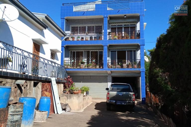Occasion à saisir pur une propriété de 1870m2 avec une villa F6 et un bâtiment de 3 étages au tarif sacrifié sur Anosy Avaratra.