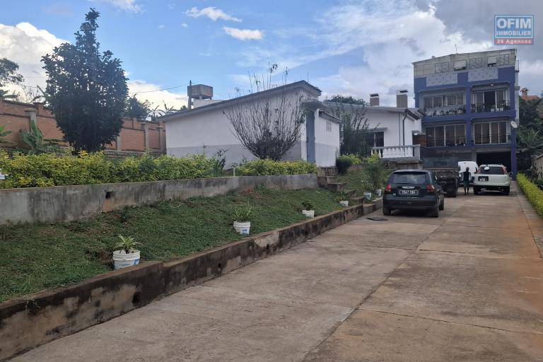 Vente Maison / Villa ANTANANARIVO (TANANARIVE) – photo 4 sur 17 – Vue extérieure