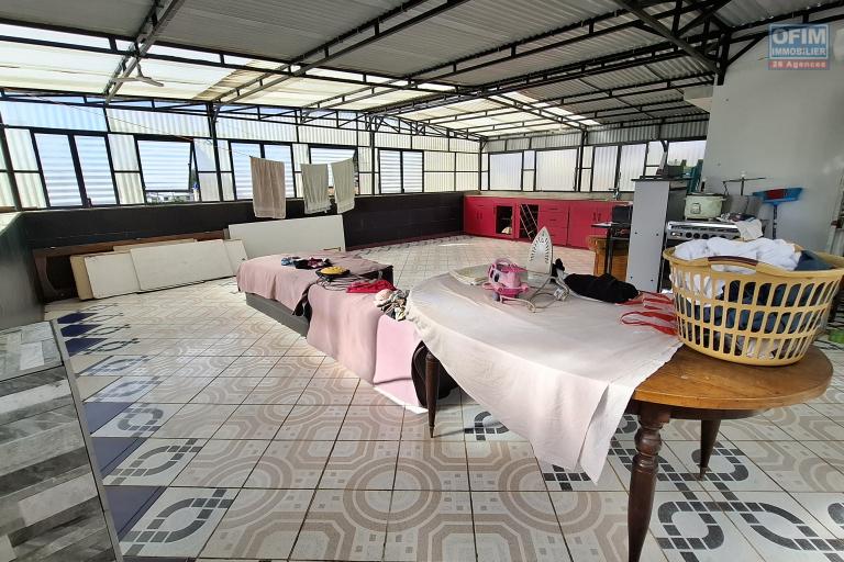 Occasion à saisir!! Prix en baisse!!! pour une propriété de 1870m2 avec une villa F6 et un bâtiment de 3 étages au tarif sacrifié sur Anosy Avaratra.