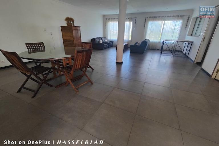 A louer villa F4( semi meublée) à Ambohibao. Contact Mr Jacky