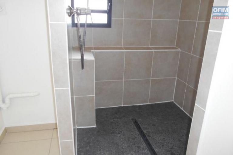 Un appartement T3 sécurisé à Cité Planton