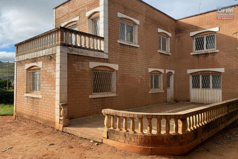 Vente d'un maison F6 à Amboanjobe