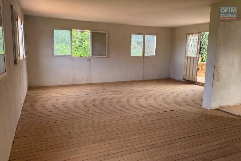 Vente d'un maison F6 à Amboanjobe