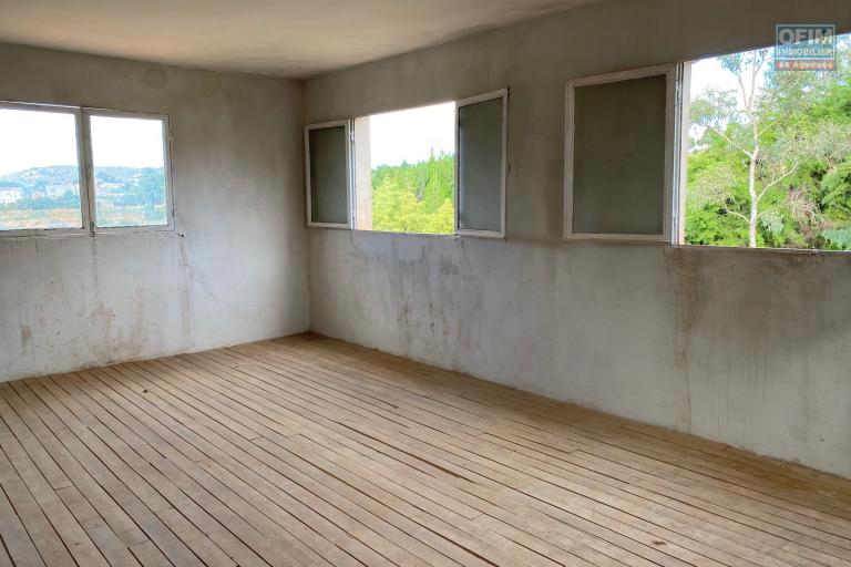 Vente d'un maison F6 à Amboanjobe