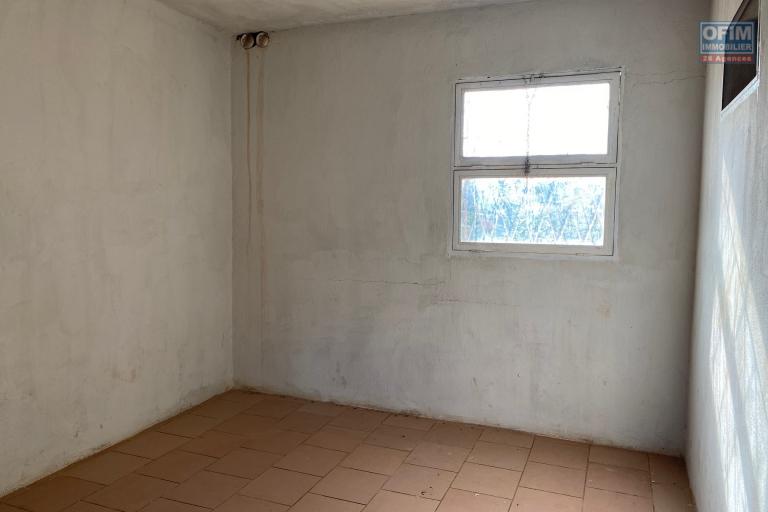 Vente d'un maison F6 à Amboanjobe
