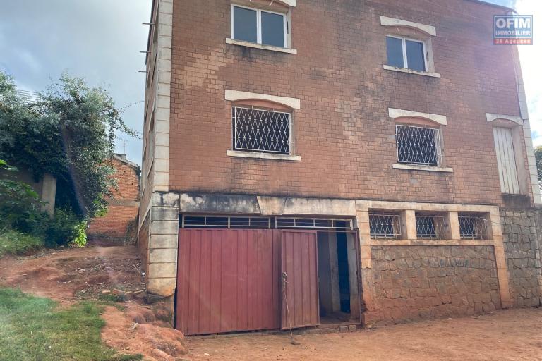 Vente d'un maison F6 à Amboanjobe