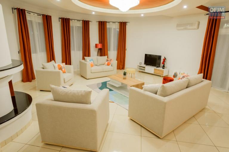 A louer,  spacieuse villa F6 meublé, dans une résidence sécurisée à Androhibe-Antananarivo