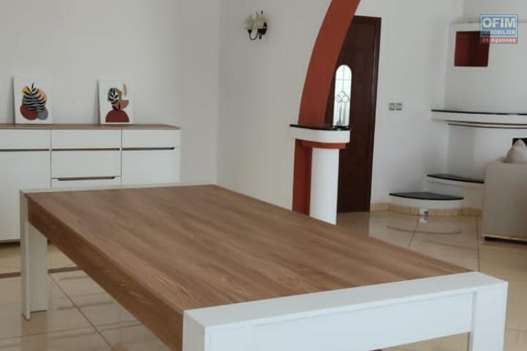 A louer,  spacieuse villa F6 meublé, dans une résidence sécurisée à Androhibe-Antananarivo