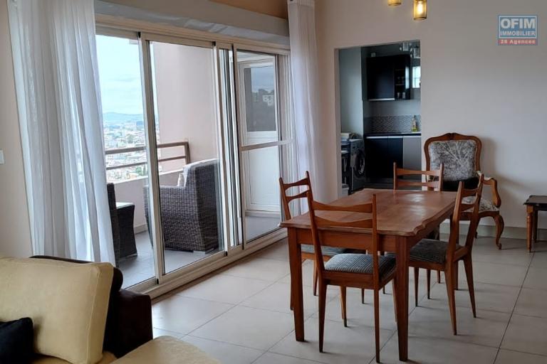 OFIM loue un bel appartement T3 meublé équipé sur Soavimbahoaka, à 15min d'Ankorondrano