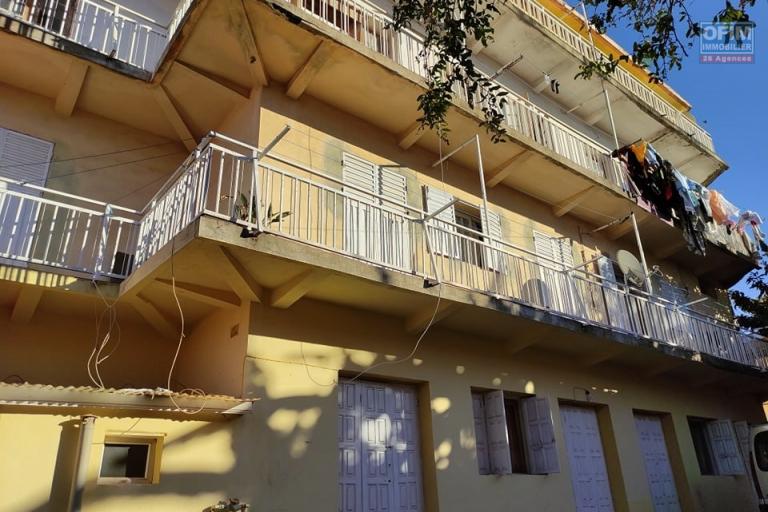 vente appartement T4 avec 4 places de parking à Ambohipoa